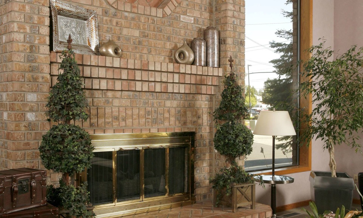 North Spokane Hotel | Quality Inn Oakwood