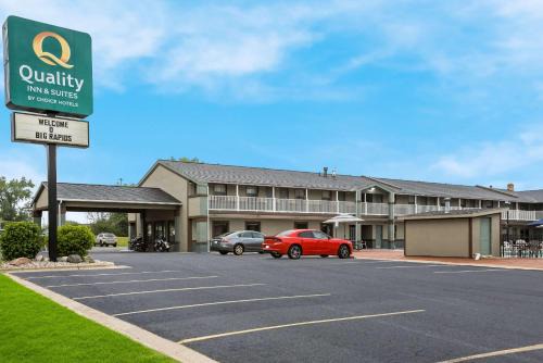 Big Rapids Hotel | Quality Inn & Suites Big Rapids near University