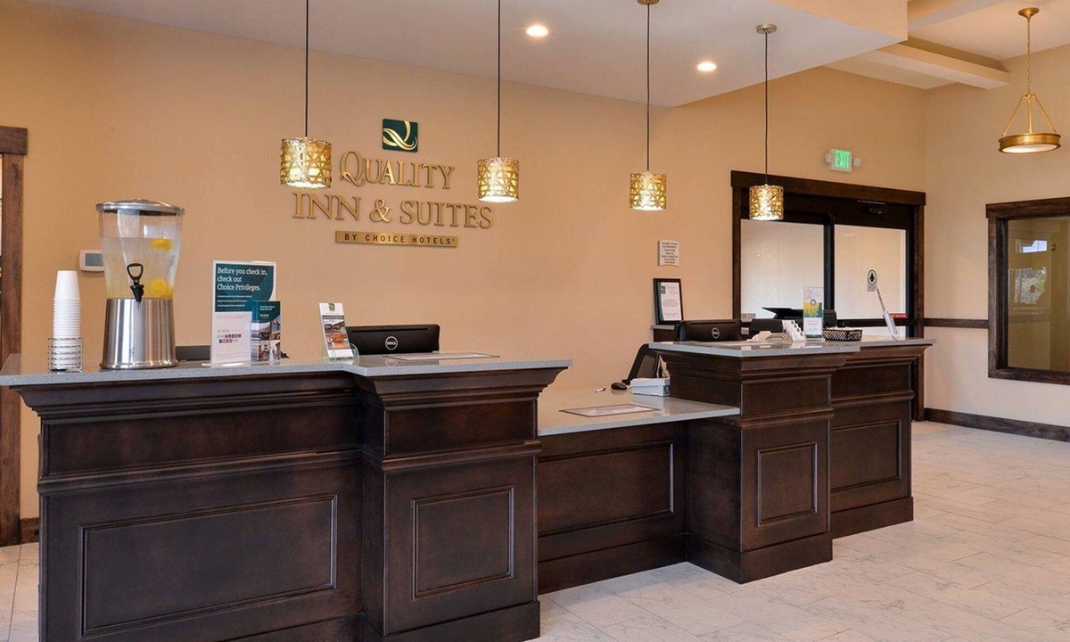 South End Hotel | Quality Inn & Suites Tacoma - Seattle