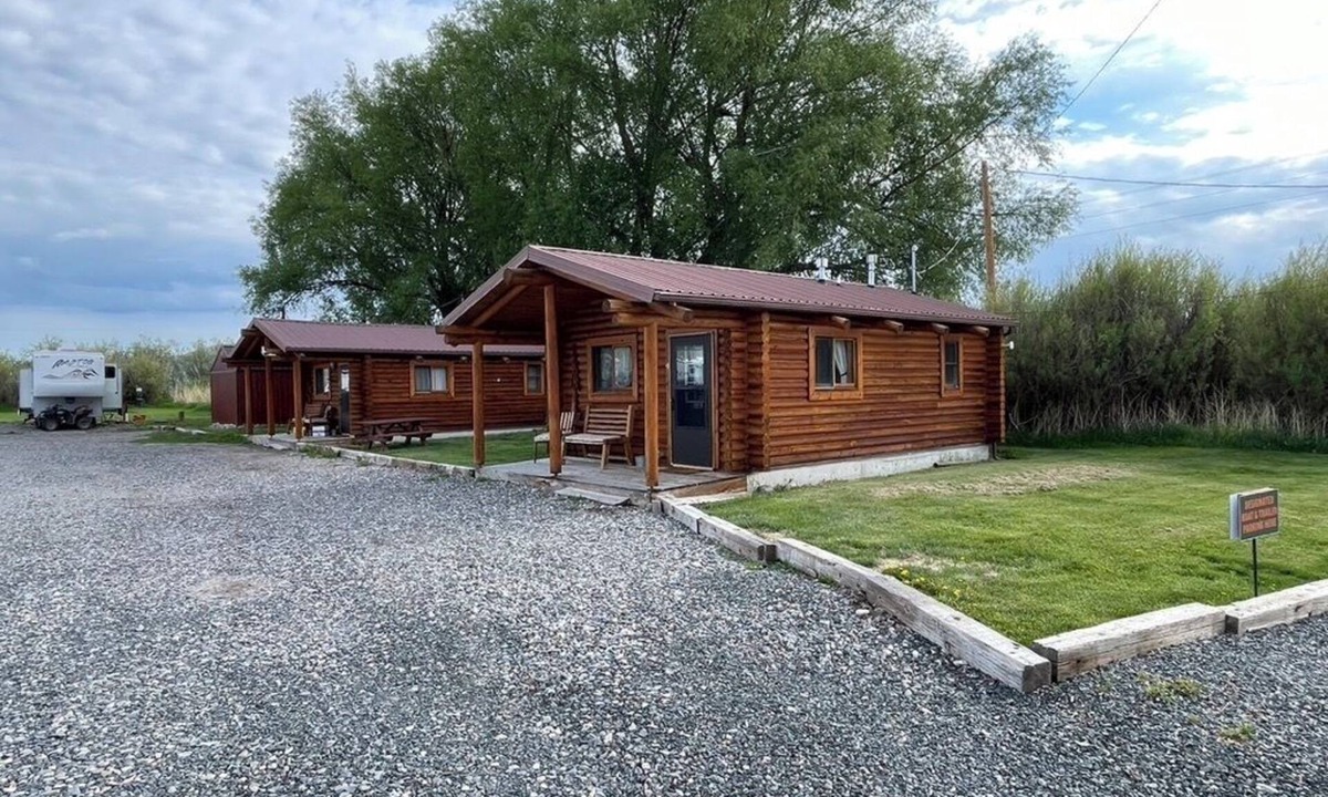 Melrose Cabin | Queen Cabin #9 - Montana Mountain Views