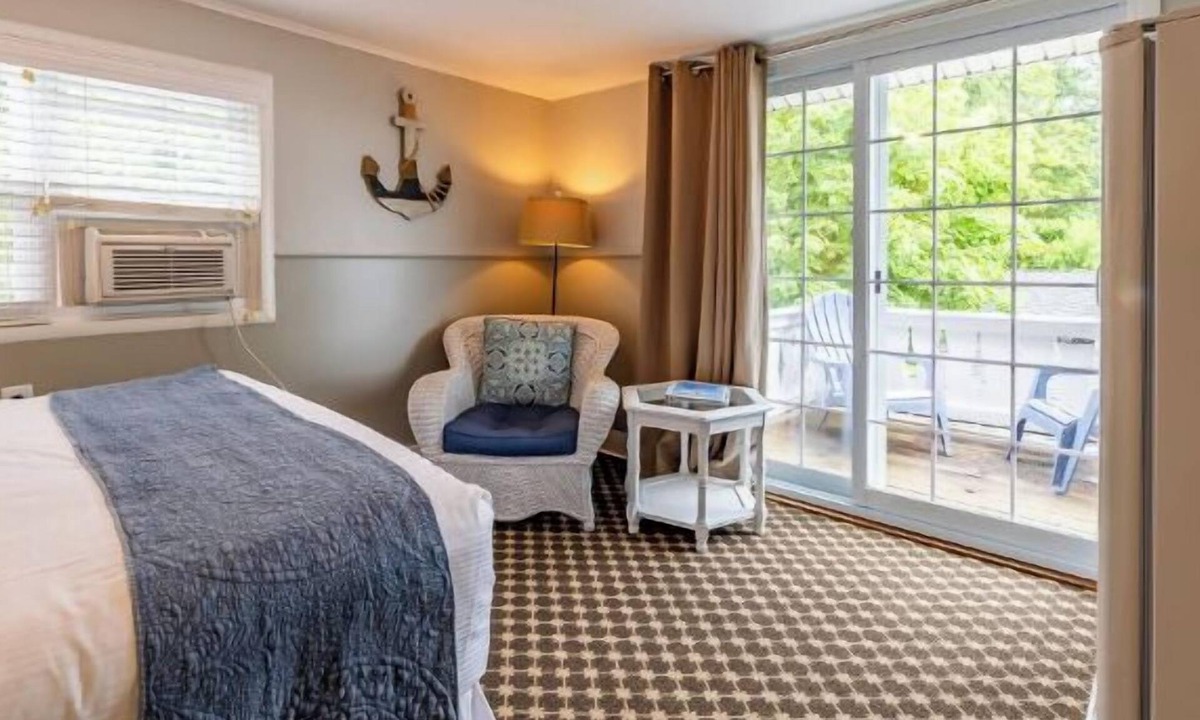 Whitehall Resort | Queen room with views from balcony.