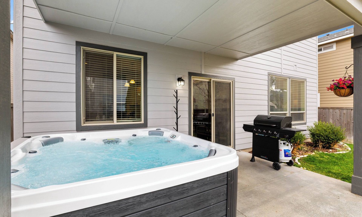 Southeast Boise House | Quiet Boise Retreat|Hot Tub Game Room 4BR
