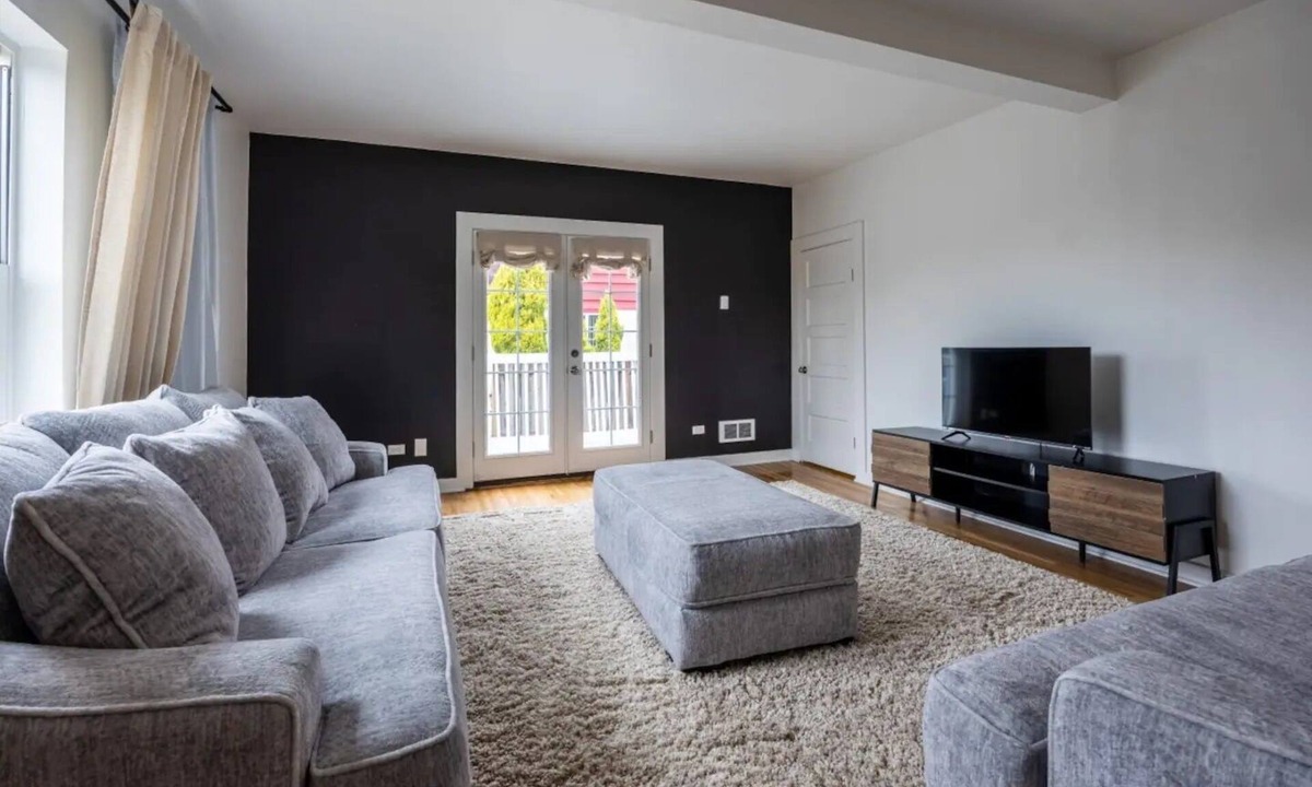 South Tacoma Apartment | Quiet neighborhood, Central location