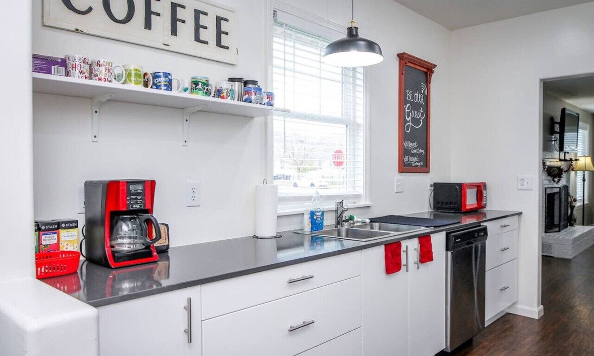 Baker City House | Quinn`s Cottage, Downtown! Cozy Downtown Home! Sleeps 6, Local Golfing 50% Off!