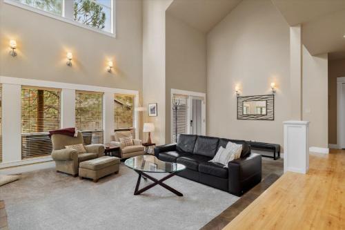 RiverWild House | Rafters Court Retreat in Bend OR