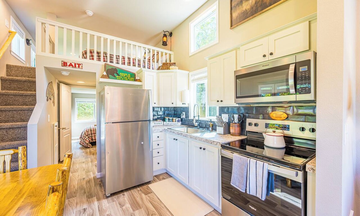 Forks Cabin | Rainforest Retreat Tiny Home: Fishing Cabin