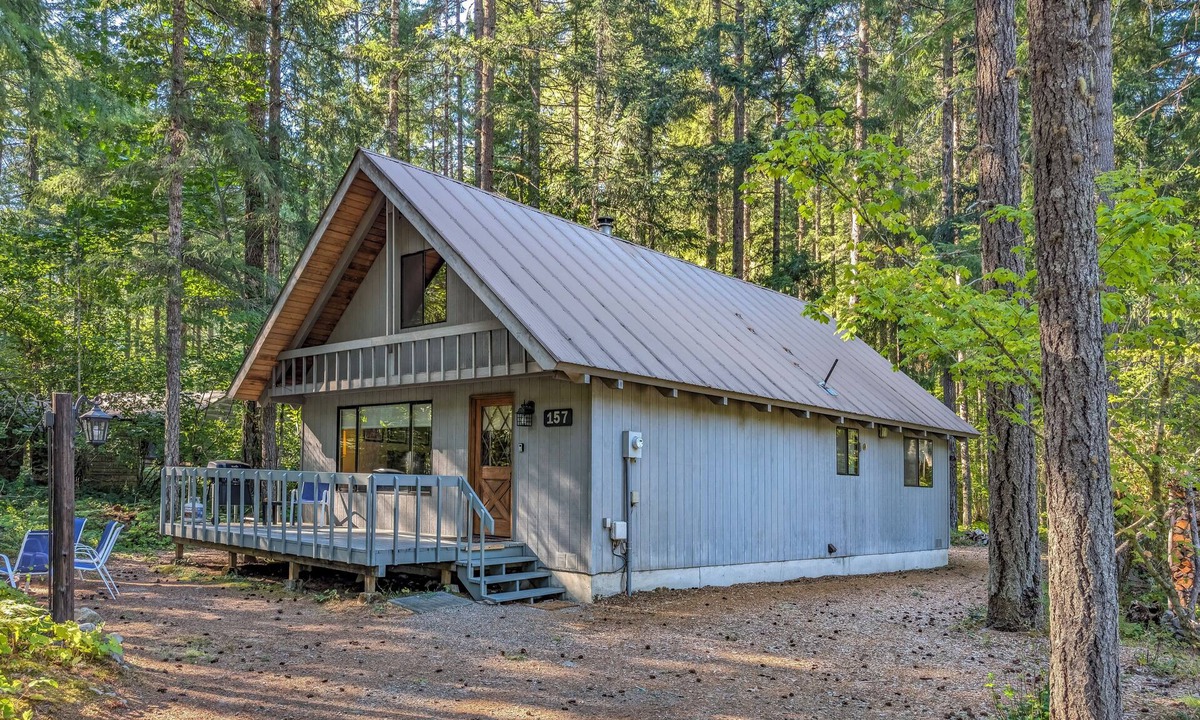 Packwood Cabin | Rainier Retreat | Mt Rainier, White Pass