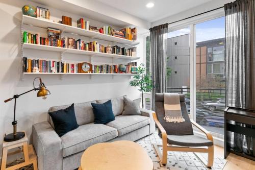 University District House | Ravenna Trailside Retreat Walk to UW and U-Village