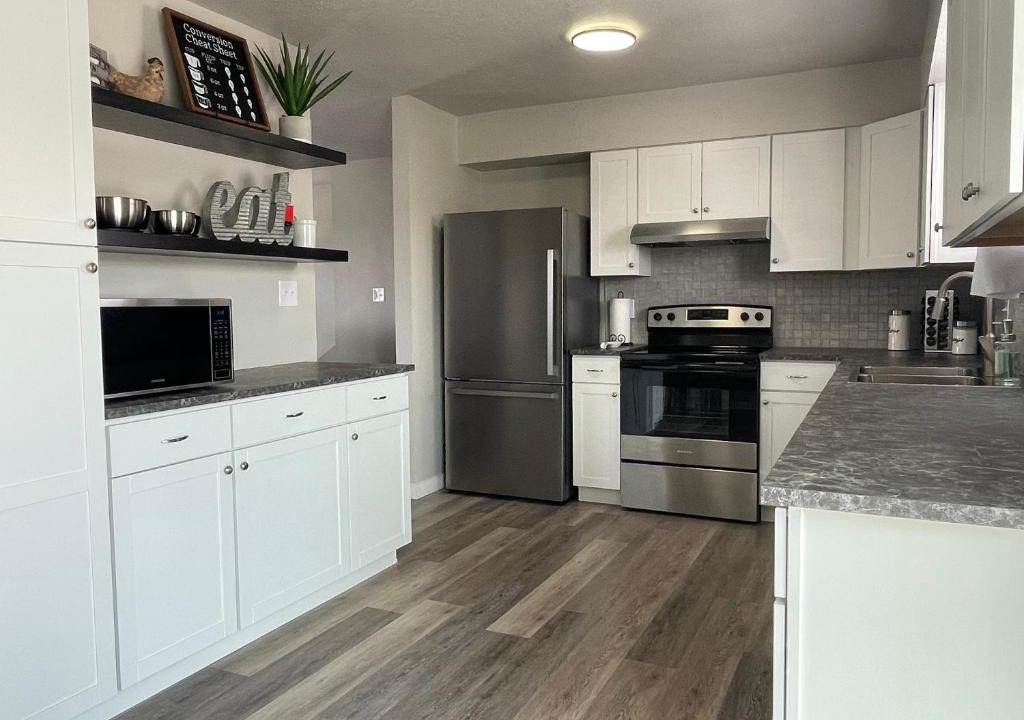 Roy House | Ray's Place