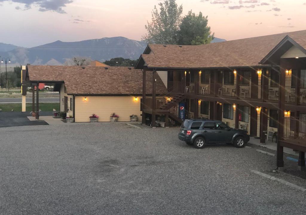 Ennis Hotel | Red Bear Inn