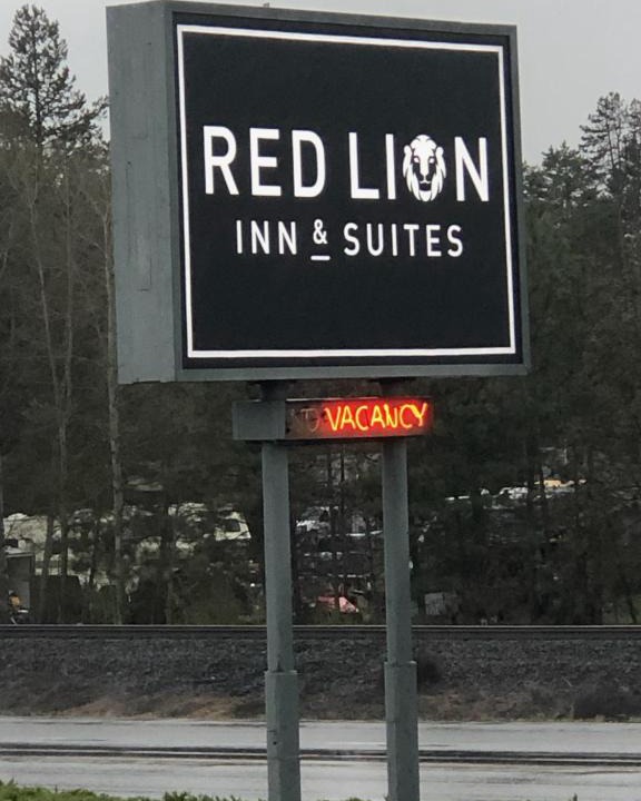 La Pine Hotel | Red Lion Inn and Suites La Pine, Oregon