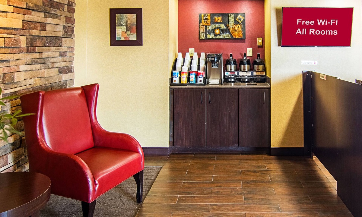 Southfield Hotel | Red Oak Inn Detroit - Southfield