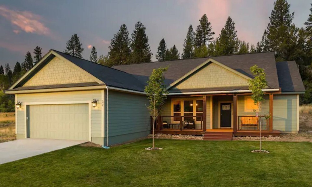 Garden Valley Cabin | Refined Living Surrounded by Beautiful Scenery and Amazing Wildlife