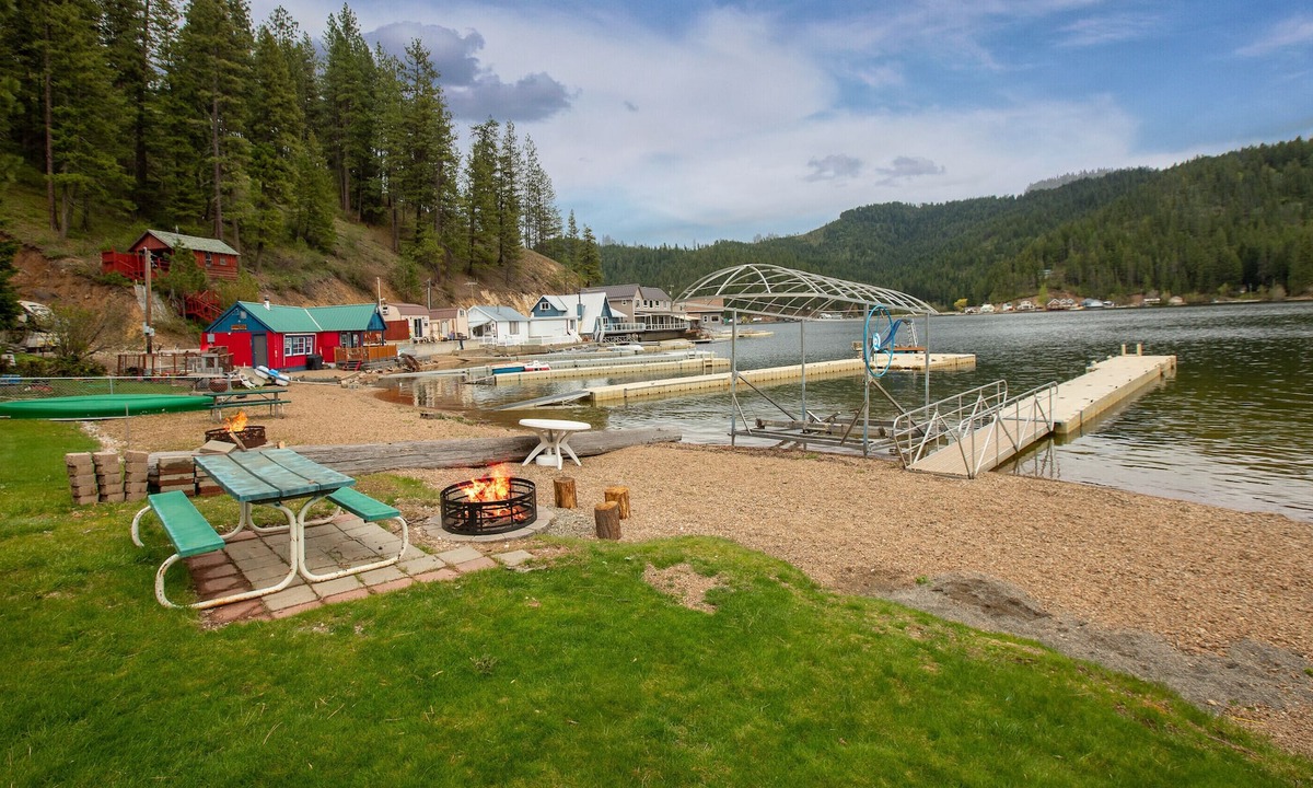 Loon Lake House | Relax @ Deer Lake Hanleys Haven