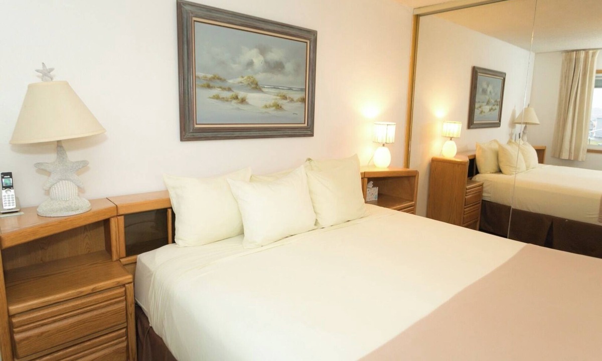 Ocean Shores Apartment | Relax & Recharge – Oceanview Stay with Sauna, Pool and Fire Pit