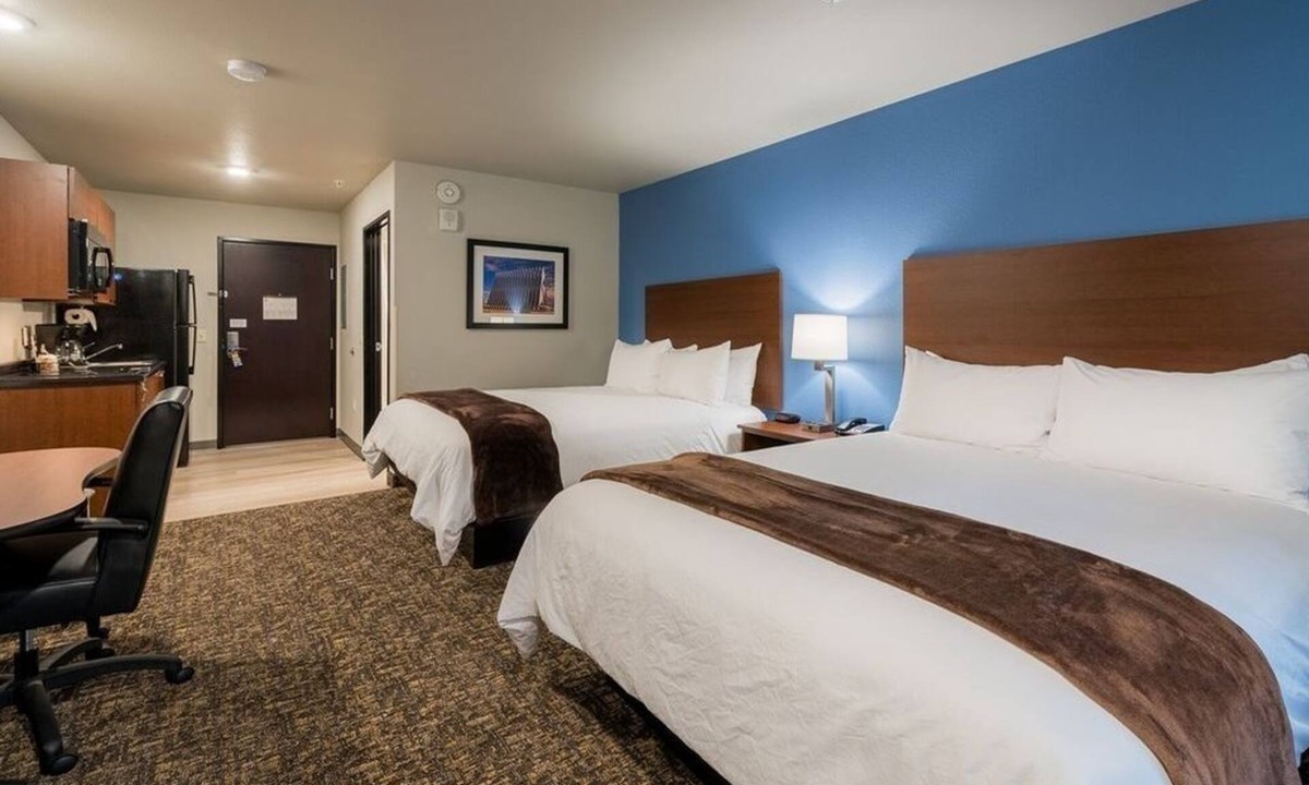 Grant Creek Hotel | Relaxing Extended Stay | Comfortable Room Near Missoula Airport