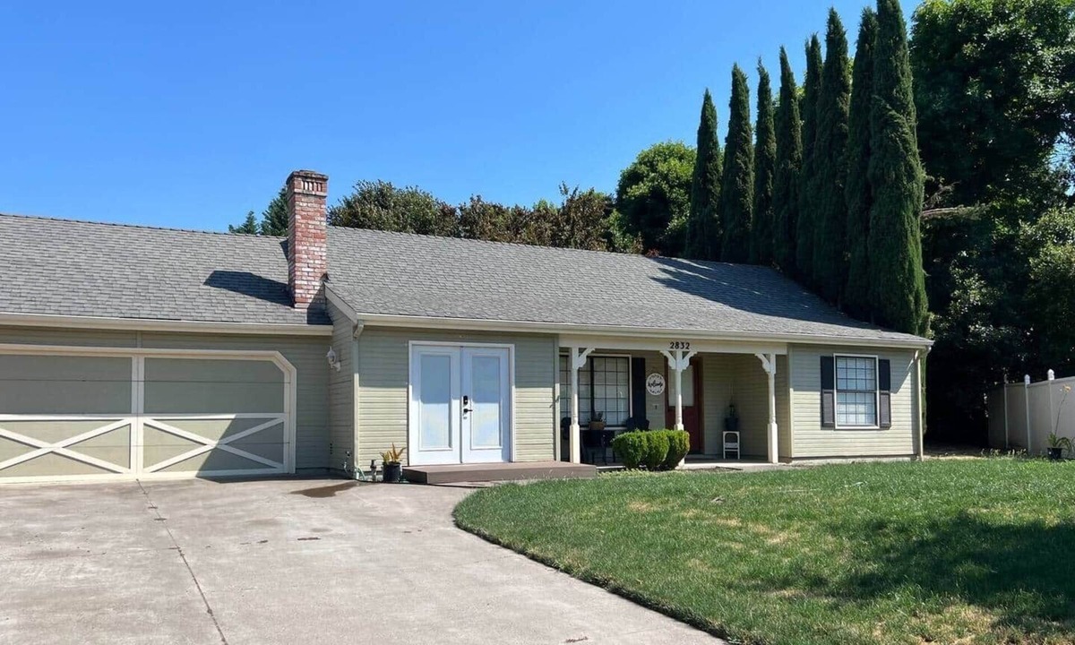 Medford House | Relaxing Retreat in East Medford
