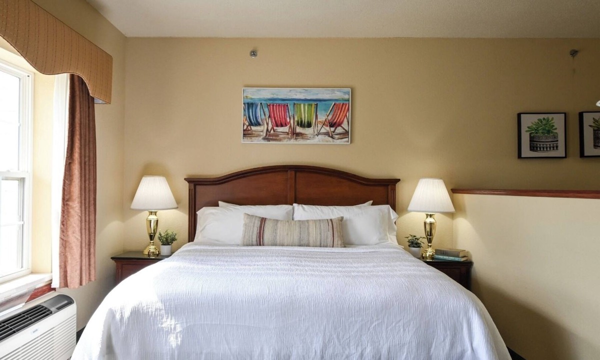 Pembine Hotel | Relaxing Stay w/Poolside Fun, Kayaking & Golf Course Access! Free Parking!