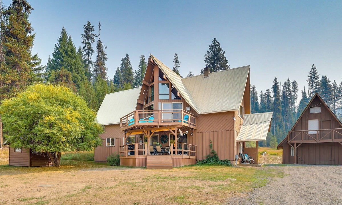 Dixie House | Remote Elk City Escape w/Decks & Mtn Views!