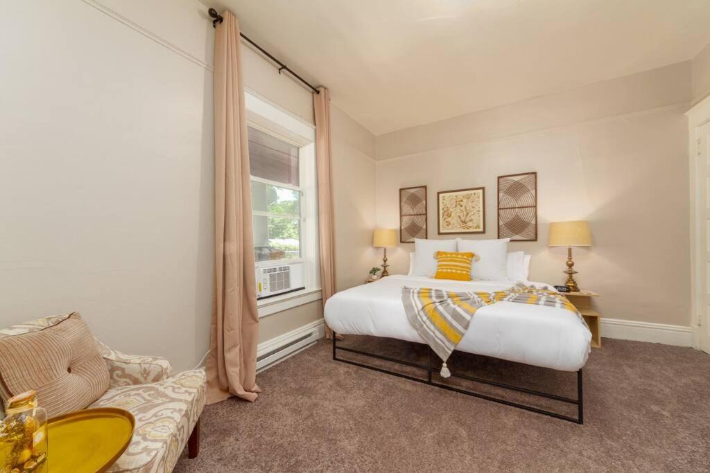 West Central Apartment | Renovated 1 Bed 1 Bath KING BED Near Downtown