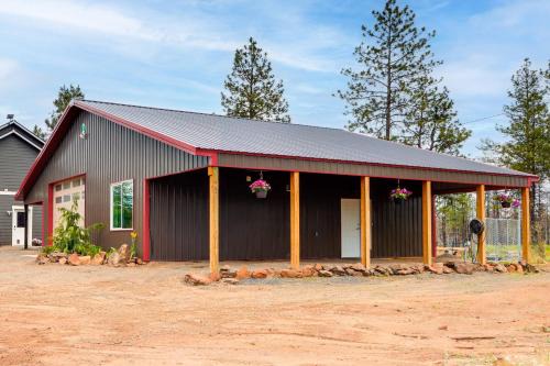 Medical Lake House | Retreat with Indoor Swim Spa, Access to Clear Lake