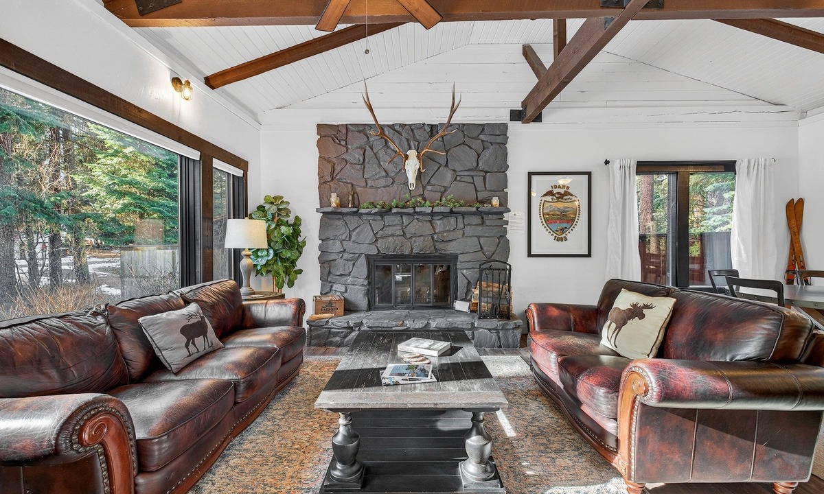 McCall House | Rio River Lodge- Riverfront home in McCall with sauna, hot tub, game room