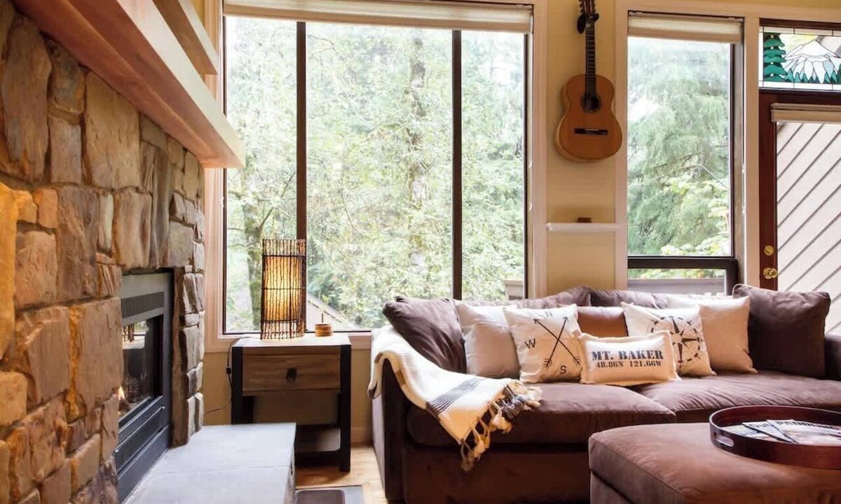 Glacier Condo | Rivers Edge at Snowater Pet Friendly Mtn Condo