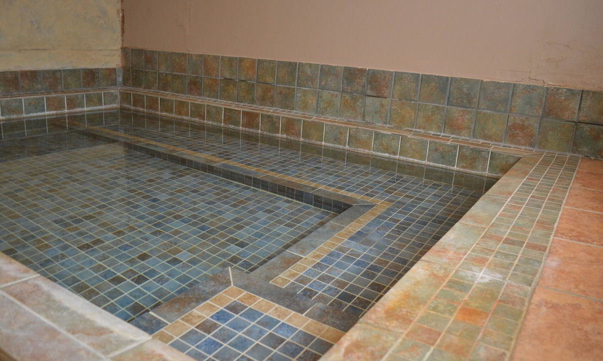 Lava Hot Springs Hotel | Riverside Hot Springs Inn & Spa - Adults Only