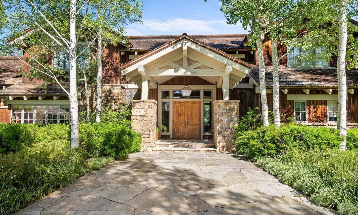 John Dodge House | RMR: Grand View Retreat Home in Wilson
