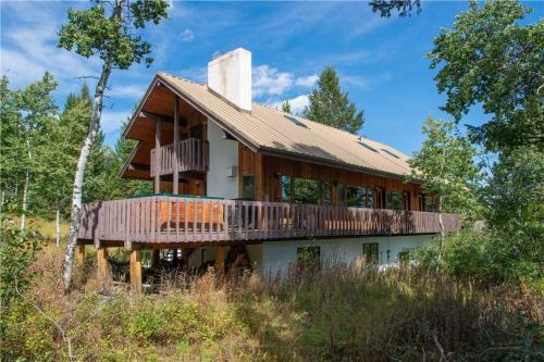 Teton Village House | RMR: Stock House in Teton Village