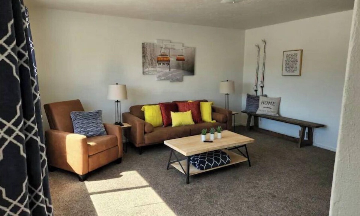 Inkom House | Rockwell Inn 3 | 2 King BD | Beautiful Views | Ski