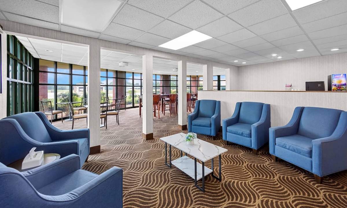 West Point Hotel | Rodeway Inn West Point, MS