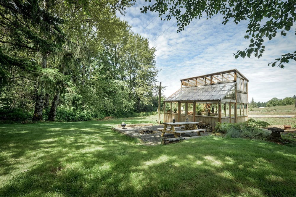 Molalla Cabin | Romantic Cottage for Couples Getaway near Portland | Oregon Rentals