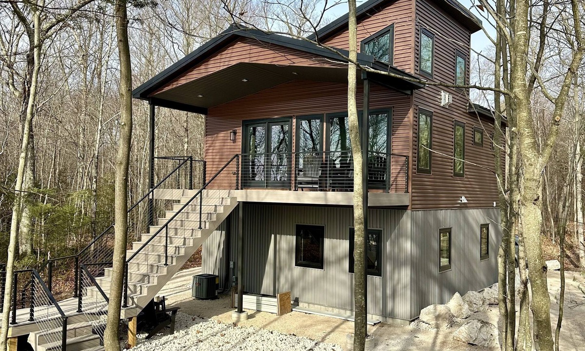 Brevort House | Romantic Waterfront on Lake Michigan - conveniently located to explore the UP