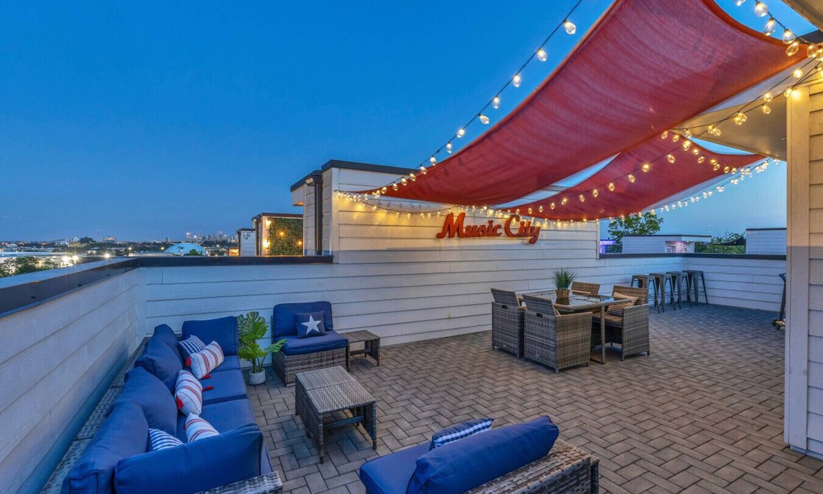 Haynes Area Villa | Rooftop Fire Pit + River Views | 4BR, 4 Private Baths | Sleeps 12