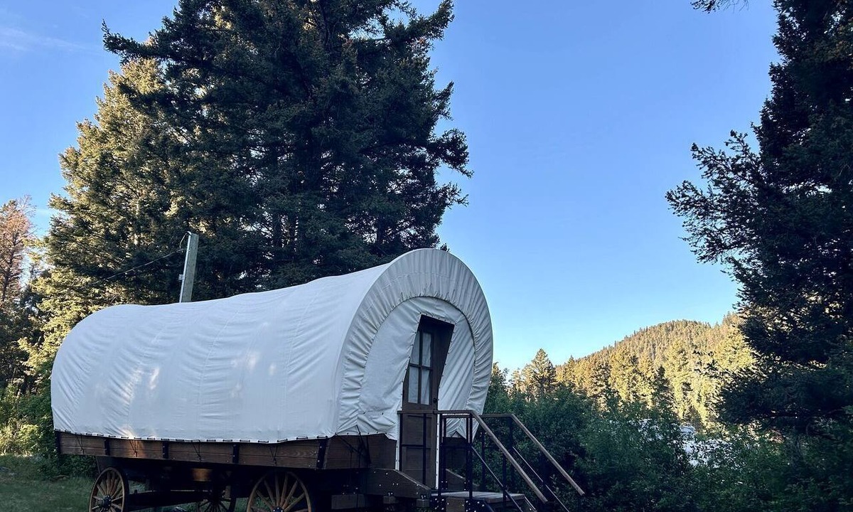 Granite County House | Rustic Conestoga Wagon Stay with Lodge Amenities near Boulder Creek, Montana