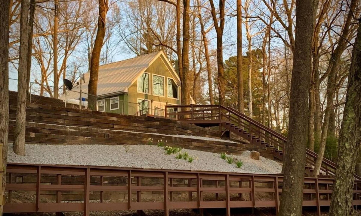 Pangburn Cabin | Rustic River Cabin: Your Slice of Heaven: ALL REASONABLE OFFERS CONSIDERED