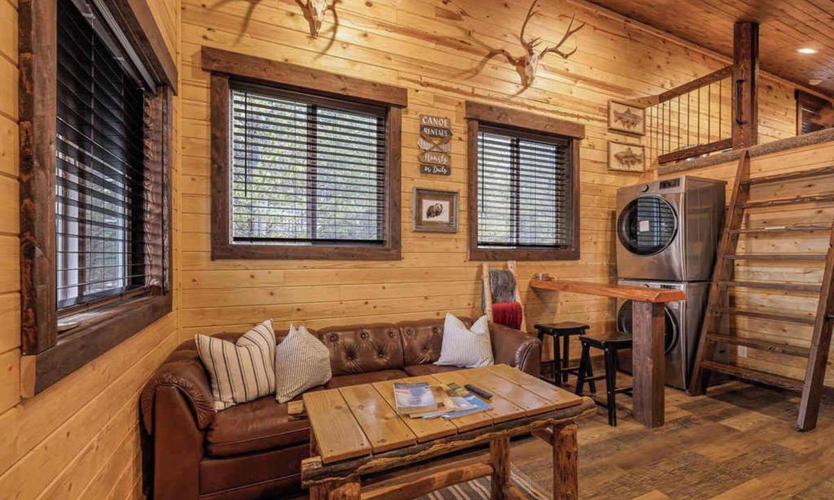 Island Park Apartment | Rustic Tiny Cabin Near YNP | King Loft | The Grizz
