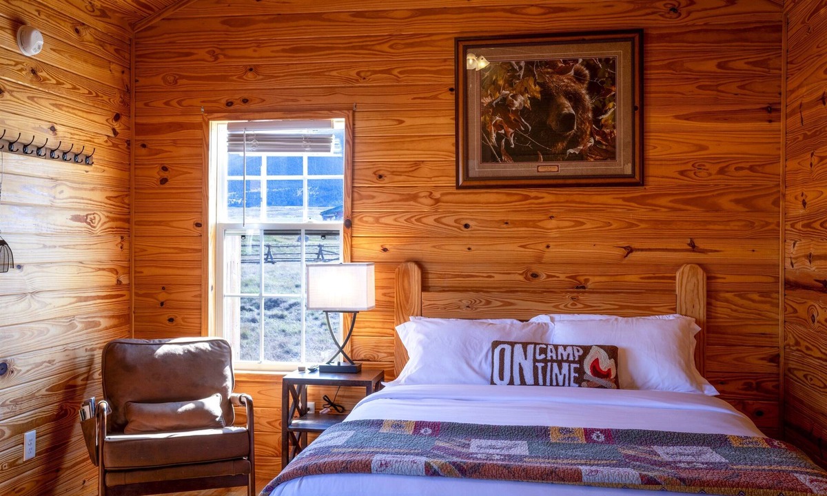 Livingston Cabin | Salmonfly Cabin