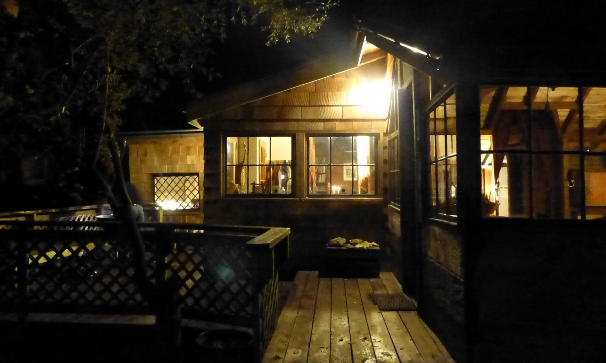 Roche Harbor Cottage | San Juan Island Cottage with View of Sunsets Over Westcott Bay