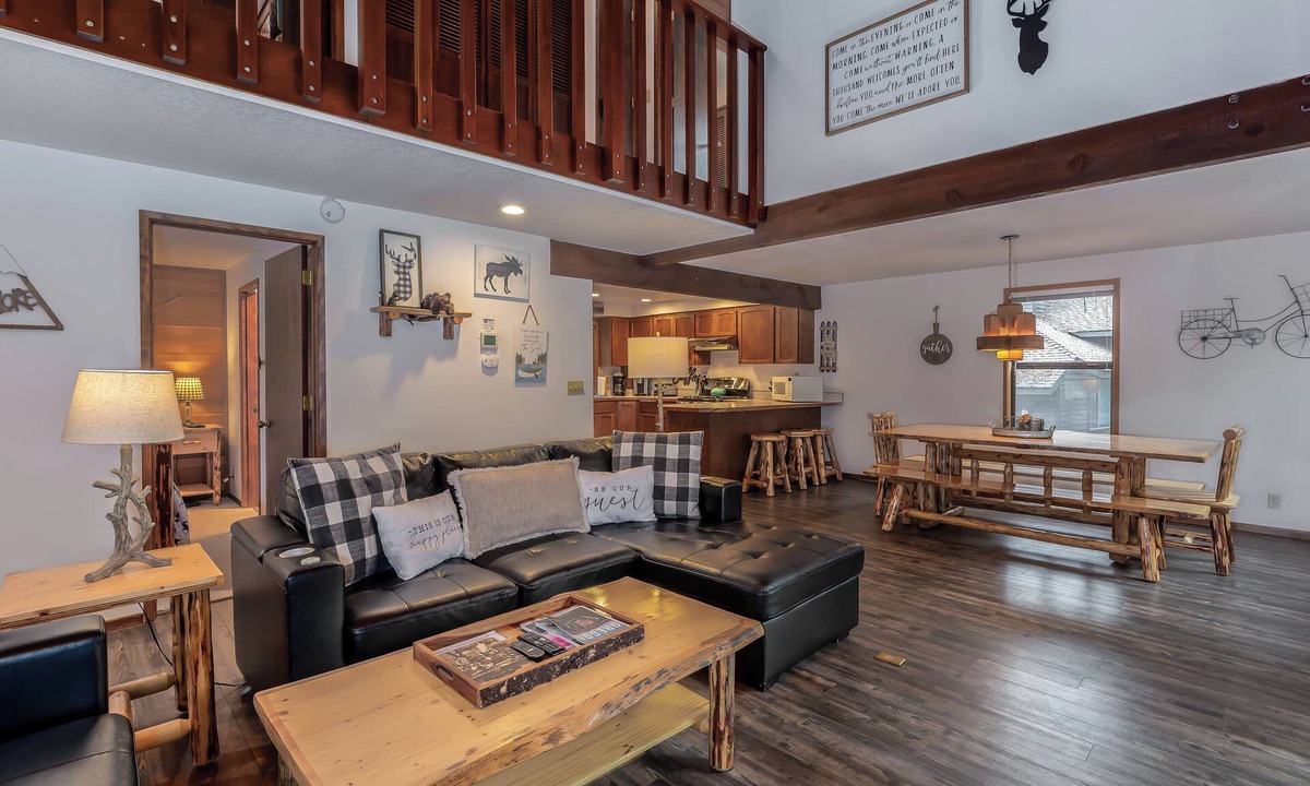 Sunriver House | SAND01 - Great Home, A/C, Hot Tub, Bikes, Ping Pong, Dog Friendly