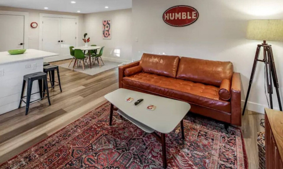 Southeast Boise House | SE Boise Retreat Bown Crossing Garage River