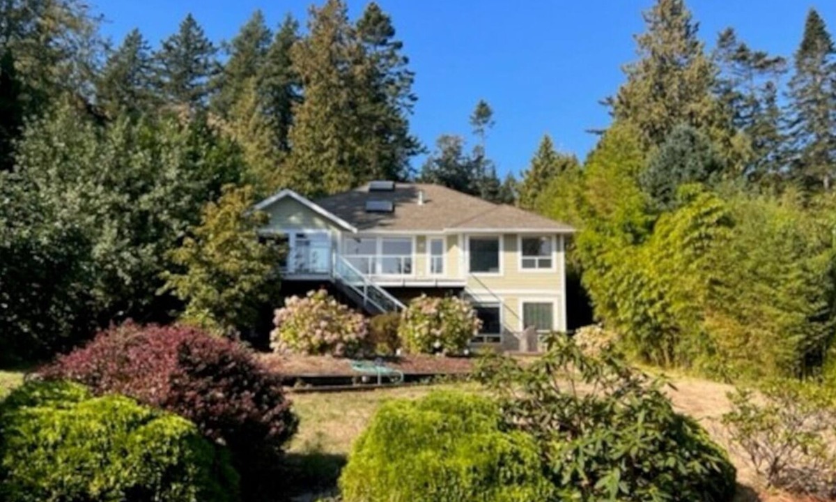 Point Roberts House | Sea to Sky Palace - Monthly rentals in off season, see description for details