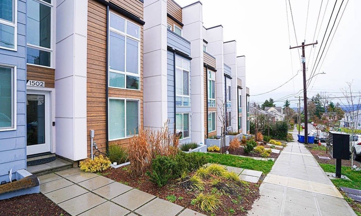 North Beacon Hill House | Seattle Townhouse near Lightrail with Rooftop Views