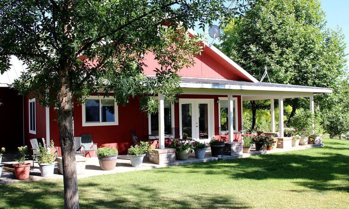 Rice Cottage | Secluded Cottage Rental on 305-Acre Ranch in Stevens County, Washington