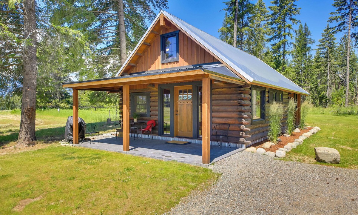 Bonners Ferry Cabin | Serene Kootenai Cabin - 3 Mi to Dtwn & River!