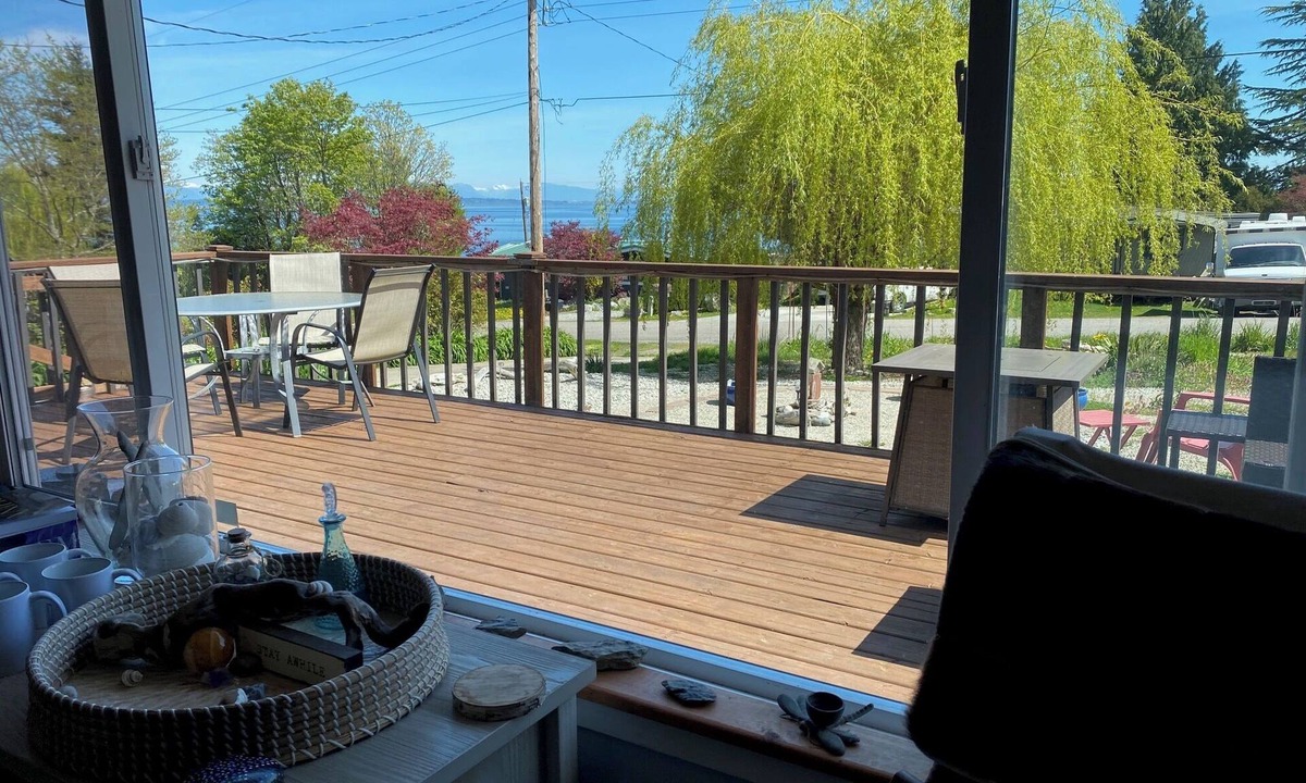 Point Roberts Cottage | Serene Sunrise 2 bdrm Cottage with Ocean and Mountain Views in Point Roberts