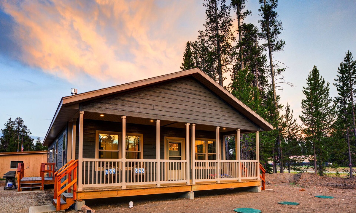 West Yellowstone House | Shepherd Family Retreats- Bear Cub