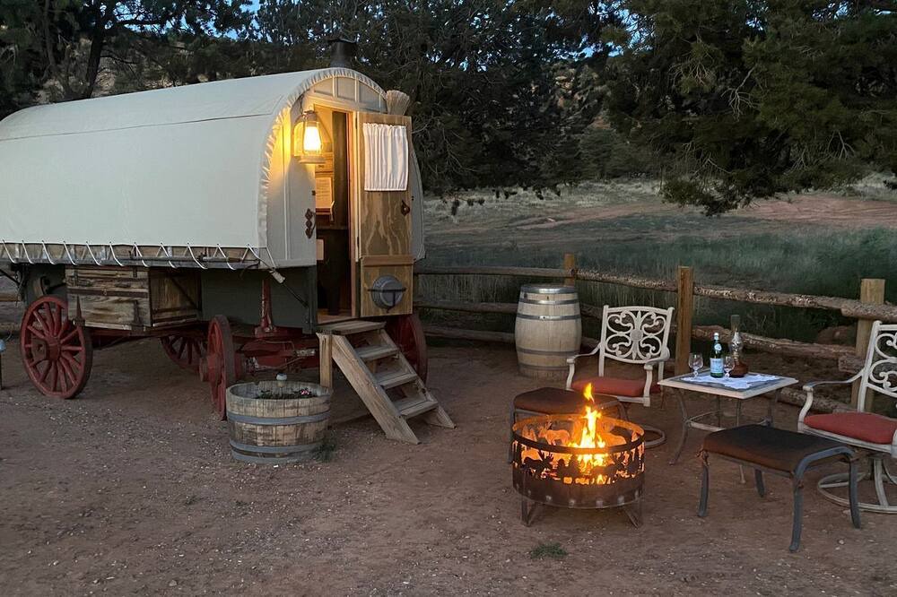 Grover House | Shepherds Camp Wagon Near Capitol Reef National Park