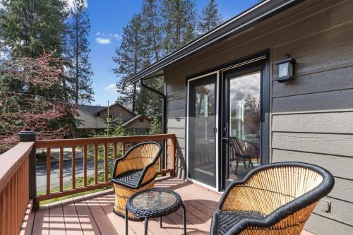 Coeur d'Alene House | Shoreline Retreat - Luxury Home in Sanders Beach